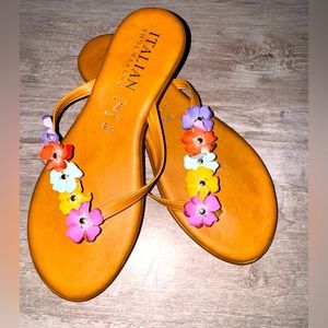 Italian Shoemaker Jelly Tan Thong Sandal W/ flowers accents Size 9 1/2
